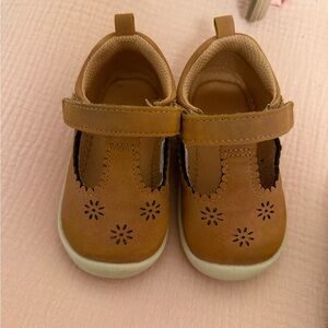 Stride Rite Tan Kids Dress Shoes with Floral Design